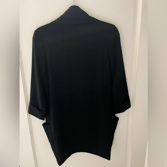 Aritzia Wilfred Size Two Blazer in black - Picture 2 of 2